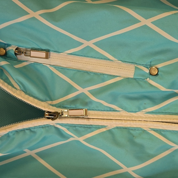 Izod Golf lined windbreaker. Wonderful zipper details. Cinched waist. - Picture 3 of 6